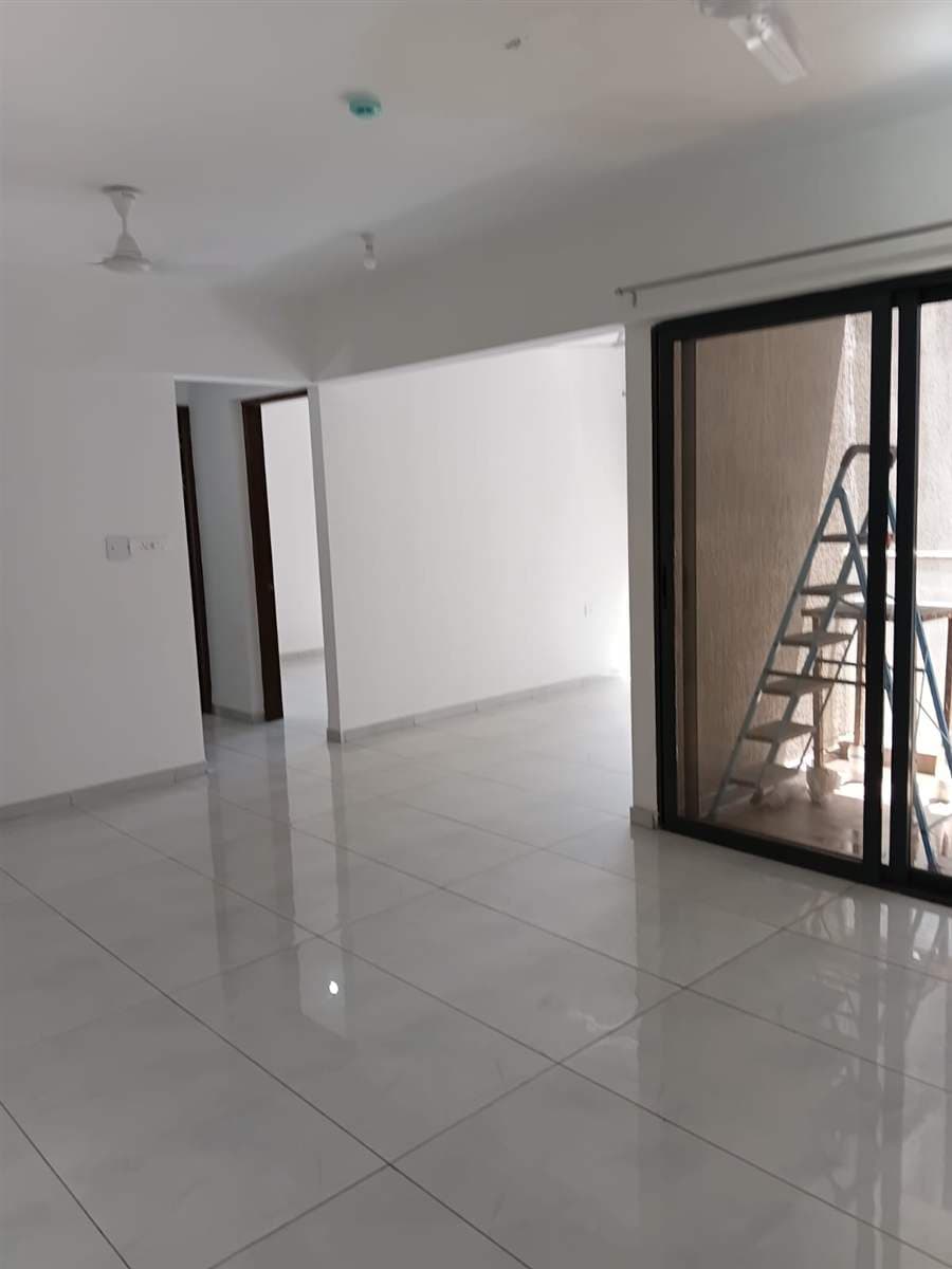 3 BHK in Mantra Mirari - Photo 4